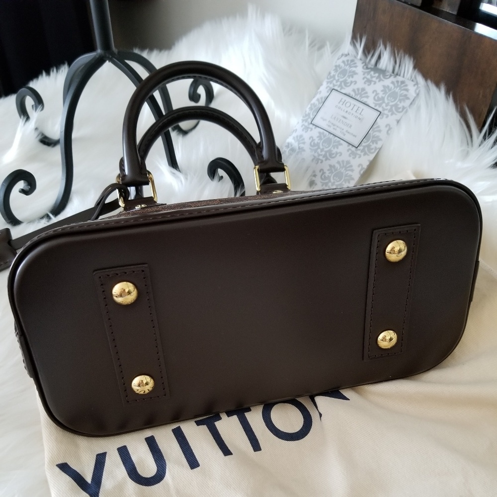 🎉🎉SOLD🎉🎉 Authentic Louis Vuitton Alma BB - Picture 3 of 6